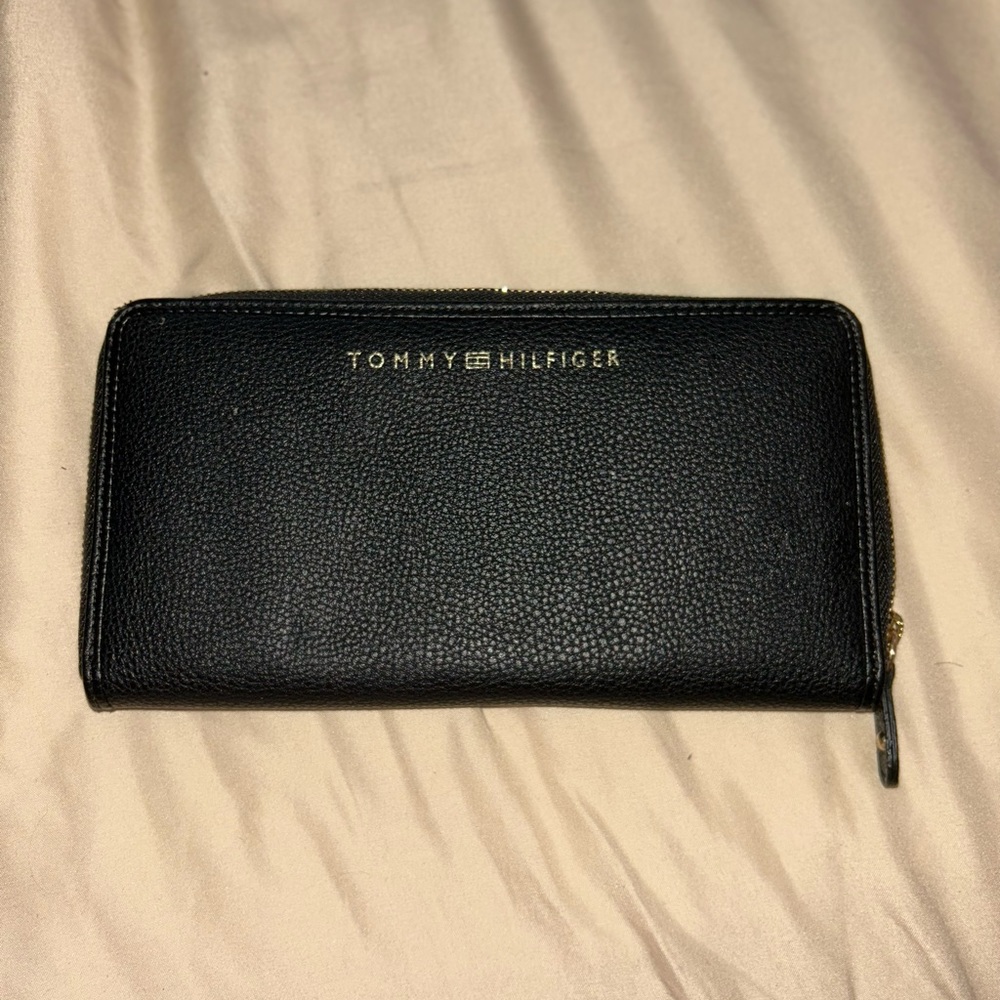 Tommy Hilfiger wallet